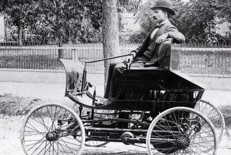 再一次，跟著賓士尋找自己和旅行的意義