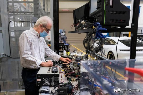 保時捷Taycan測試無線充電 大眾希望10分鐘充電80% 保時捷Taycan測試無線充電 大眾希望10分鐘充電80%