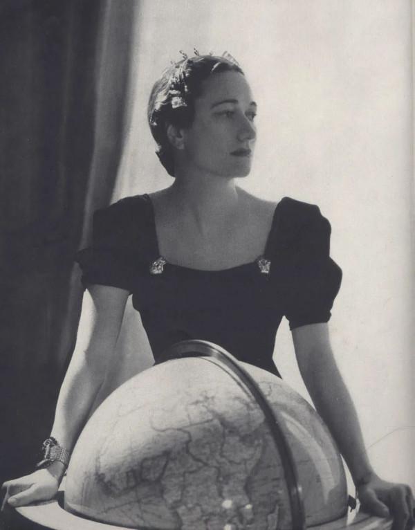 溫莎公爵夫人手鐲再次拍賣，為什麼她的珠寶總能拍出天價？