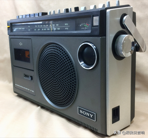 索尼 SONY CF-1980單聲道錄音機 兩波段收音機 卡帶播放器