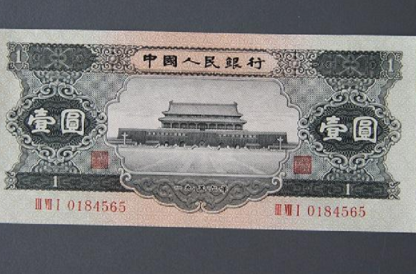 毛主席4次拒絕上人民幣,第四、五版卻“違背”他的意願,是為何 毛主席4次拒絕上人民幣,第四、五版卻“違背”他的意願,是為何