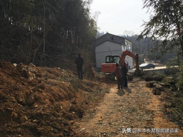 坐於湖邊藍天下,享受垂釣之樂,這是我不得不回農村的理由 坐於湖邊藍天下,享受垂釣之樂,這是我不得不回農村的理由