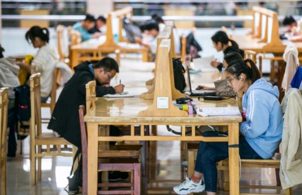 “延遲退休”基本敲定,公務員或成受益者,老師們卻有點坐不住了 “延遲退休”基本敲定,公務員或成受益者,老師們卻有點坐不住了