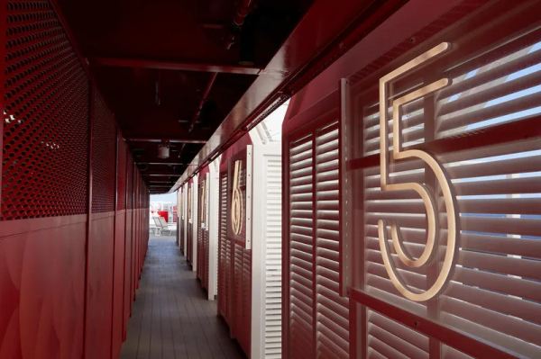 全球首艘“成人”郵輪開啟首航！它的快樂你想象不到