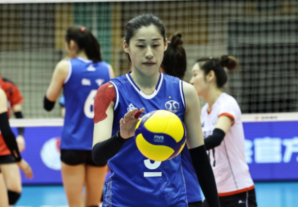 女排奧運福將疑似墜入愛河!一度視為要退役,恐正為新賽季做準備 女排奧運福將疑似墜入愛河!一度視為要退役,恐正為新賽季做準備