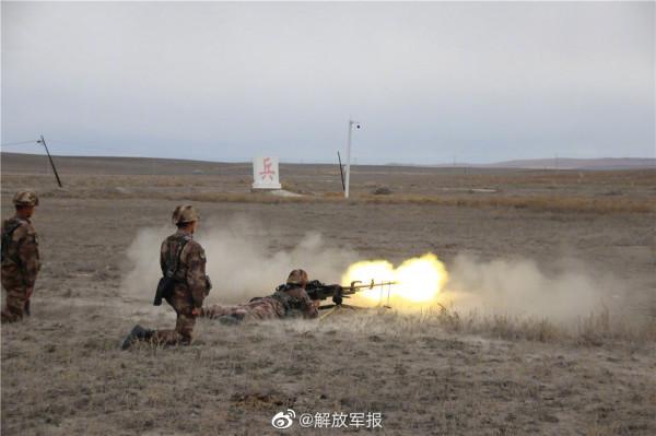 烎！烎！烎！直擊邊防官兵多種實彈射擊現場