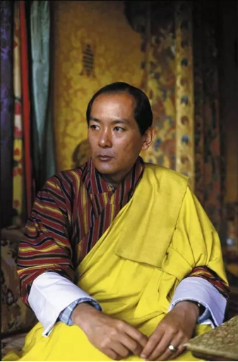 “荒誕”的不丹王朝，兩族之間有血海深仇，卻為利益娶仇家之女