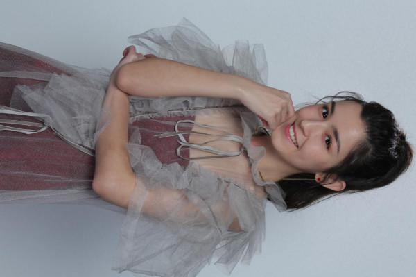 哈妮克孜素顏照 哈妮克孜素顏照