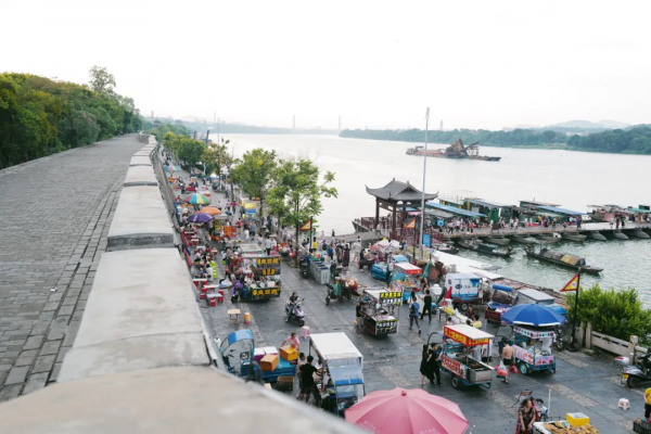 傍晚的贛州古浮橋，是我今年看過最美的畫面