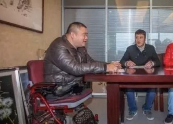 唐毅:7歲失去雙腿,21歲借300元創業,如今資產上億、娶妻生子 唐毅:7歲失去雙腿,21歲借300元創業,如今資產上億、娶妻生子