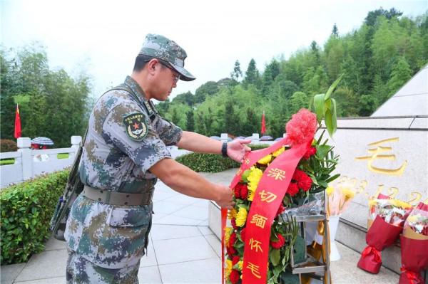 熱點|官兵這次穿軍裝集體外出,去的地方很神聖 熱點|官兵這次穿軍裝集體外出,去的地方很神聖