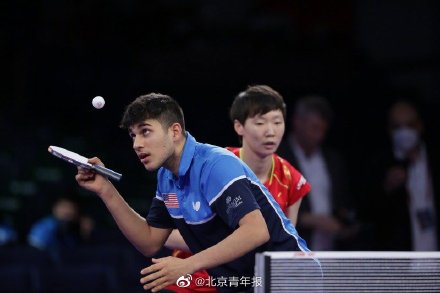 休斯敦世乒賽中美混雙首次合練 中美混雙交換球衣