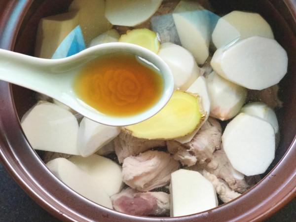 天冷教你芋頭這樣做，暖心還暖胃，湯汁濃郁，值得一試