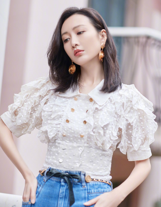 從小寄人籬下，15歲打工養家，走紅後卻全網黑，王鷗&OpenCurlyDoubleQuote;黑紅往事&rdquo;