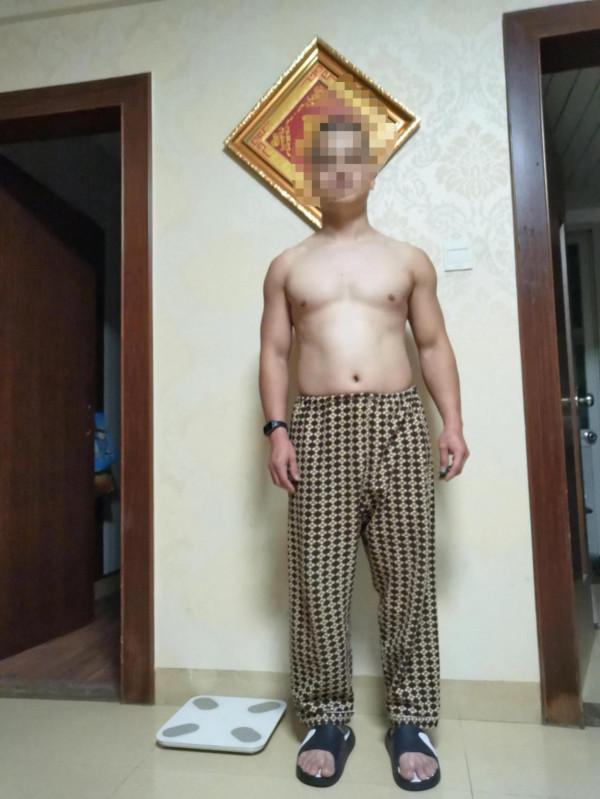 擼鐵第11天（半年多沒運動，爭取年底6塊腹肌）