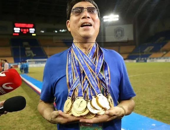 徐根寶、帕爾哈提他們是中國青訓的榜樣