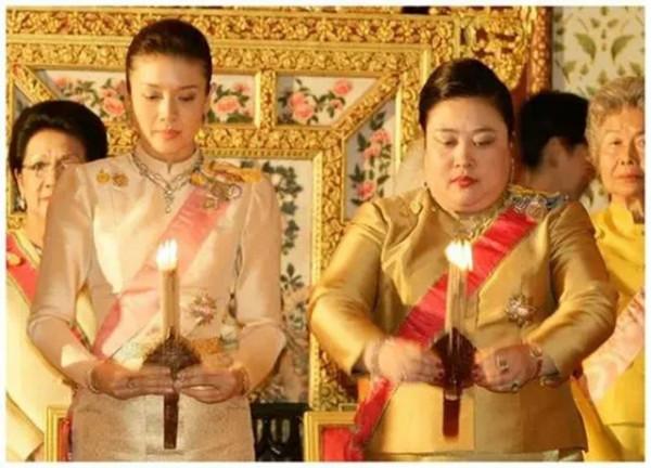 1988年戴安娜訪問泰國,泰王嫌棄肥胖妻子不讓入鏡,頌妃記恨至今 1988年戴安娜訪問泰國,泰王嫌棄肥胖妻子不讓入鏡,頌妃記恨至今