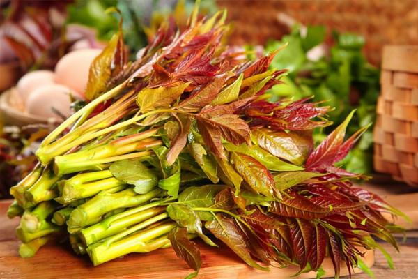 這7類蔬菜或自帶“毒素”，醫生建議：吃前務必焯水！別再偷懶了