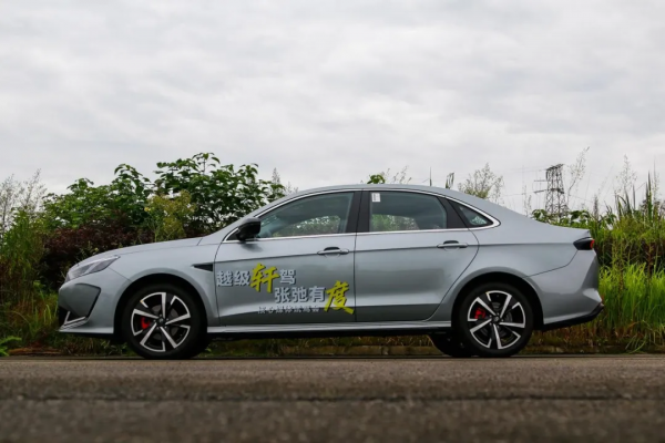 造型新奇駕控出色，10萬內運動家轎黑馬潛質——試駕凱翼軒度