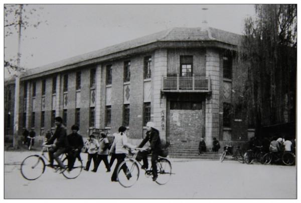 老農民給馬看病成獸醫,毛主席派人來請,村民才知他的身份不簡單 老農民給馬看病成獸醫,毛主席派人來請,村民才知他的身份不簡單