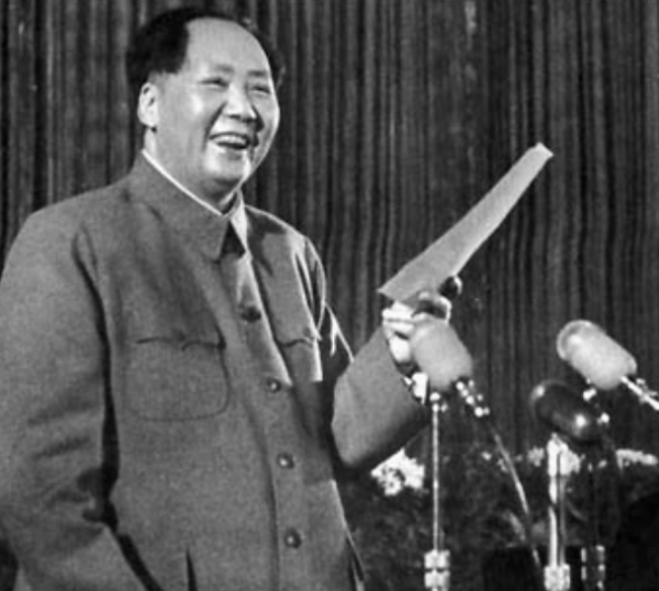 1955年授銜，他沒有官職軍銜，為何卻被毛主席特批享受元帥待遇？