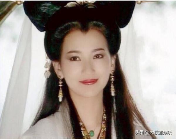 牙齒醜，也不影響成為美人的8大女星，現代人為何不能容忍瑕疵了