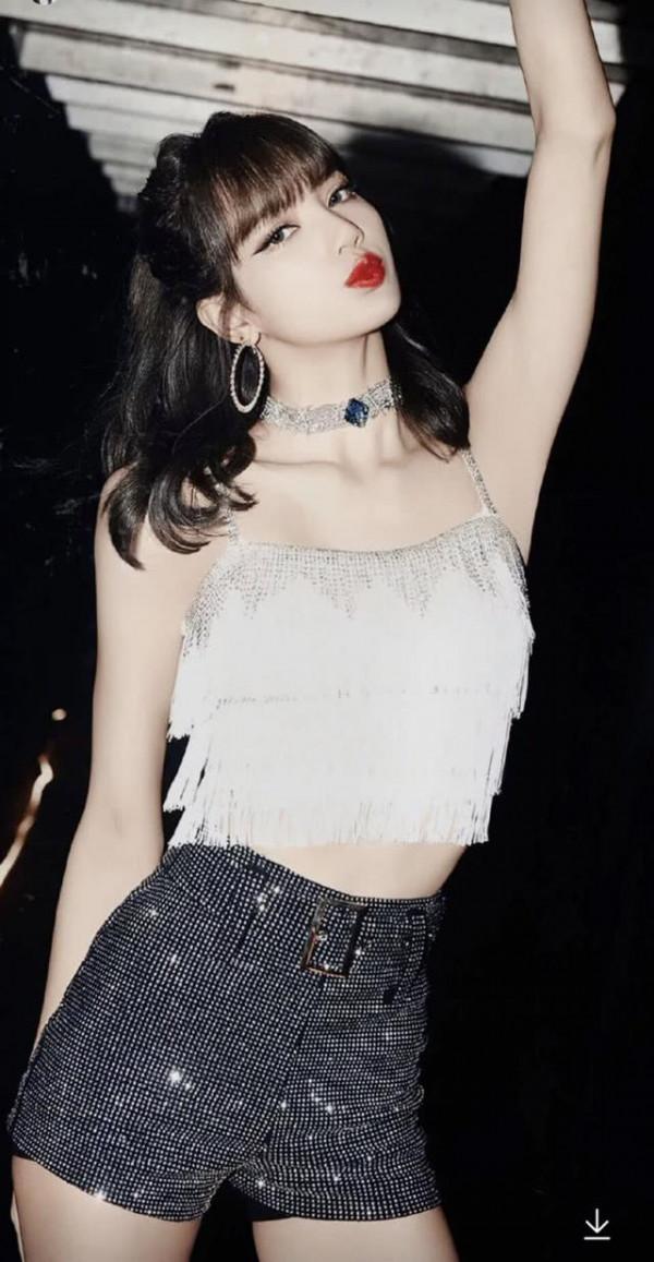 Lisa宣佈新冠康復後首現身！面色紅潤氣色好，不愧是我的韓國女神