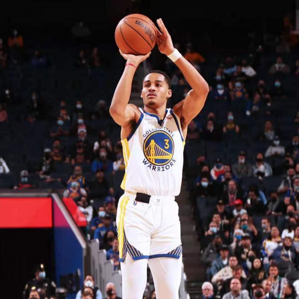 16中10！轟34+13+4！勇士隊白撿個大便宜，庫裡就偷著樂吧