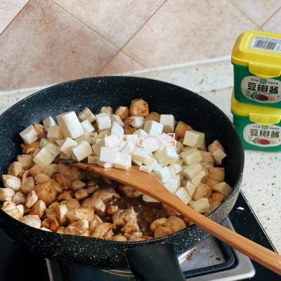 記住這幾個小技巧，做出來的醬爆雞丁才不會失敗