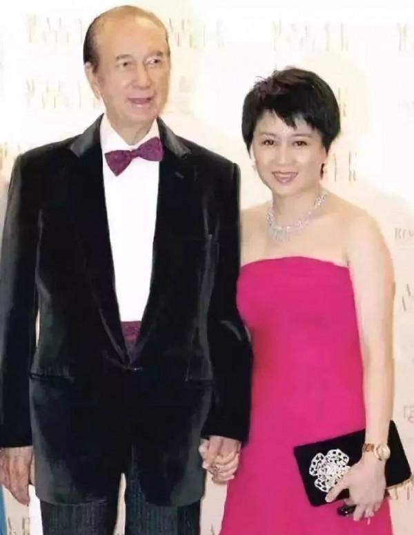 澳博虧損超過30億，梁安琪突然收手不再爭鬥，二房出路究竟在哪？