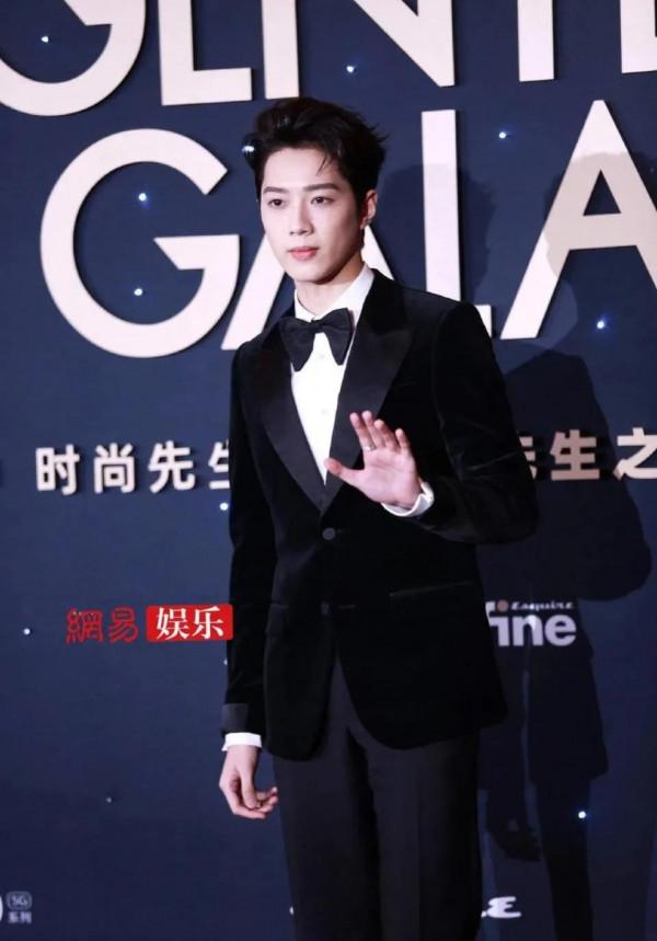 時尚先生明星紅毯生圖，張雨綺大變臉，丁真全場最佳