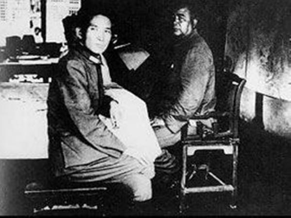 馮玉祥請客從不允許吸菸,但只有一人例外,主席:我要違反紀律了 馮玉祥請客從不允許吸菸,但只有一人例外,主席:我要違反紀律了