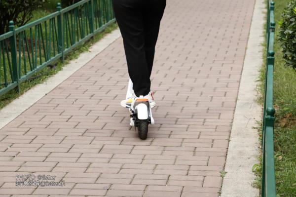 鴻蒙鑰匙，40km續航！華為智選樂騎智慧電動滑板車測評