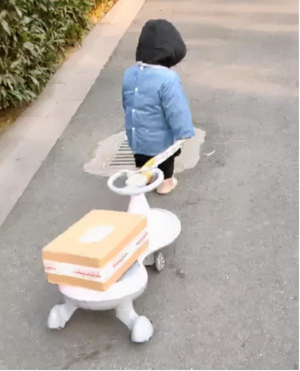 90後“敷衍式養娃”走紅，誰能理解這種快樂？