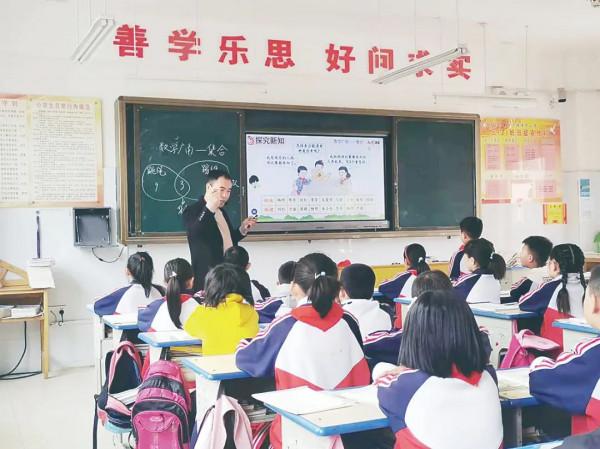 撤掉中心校，活了一盤棋！佔編制、爭職稱、爭榮譽，沒了