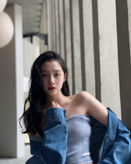 家族背景大揭秘!明星關曉彤,京圈兒背景到底有多強大 家族背景大揭秘!明星關曉彤,京圈兒背景到底有多強大