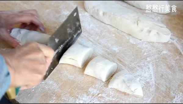 姥姥自創的“中式漢堡”,孫女要天天吃,我嚐了一口,也上癮了 姥姥自創的“中式漢堡”,孫女要天天吃,我嚐了一口,也上癮了