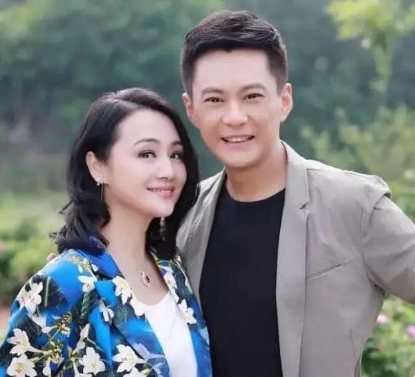 曹穎9歲兒子太帥氣，挑著父母優點長，堪稱圈中有潛質“星二代”