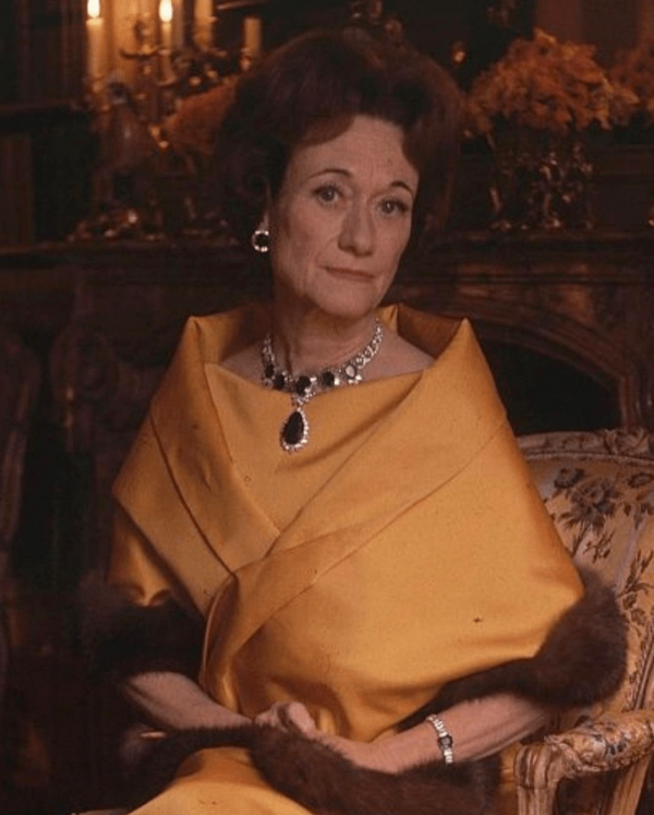 女王大伯愛得卑微,為辛普森夫人付出一切卻無人送終,靠侄女善後 女王大伯愛得卑微,為辛普森夫人付出一切卻無人送終,靠侄女善後