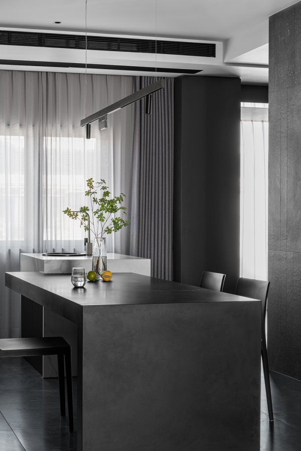 90後夫妻的個性之家,230㎡的黑白灰,進屋之後,處處皆是高階感 90後夫妻的個性之家,230㎡的黑白灰,進屋之後,處處皆是高階感