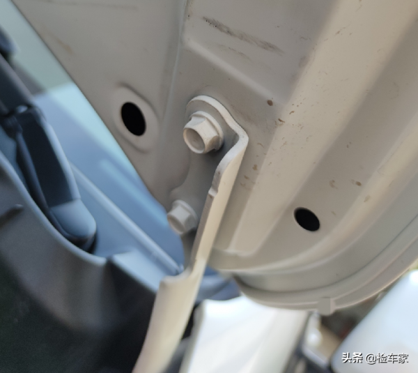 豐田蘭德酷路澤真有這麼好?新車74萬,開兩年還能賣80萬 豐田蘭德酷路澤真有這麼好?新車74萬,開兩年還能賣80萬