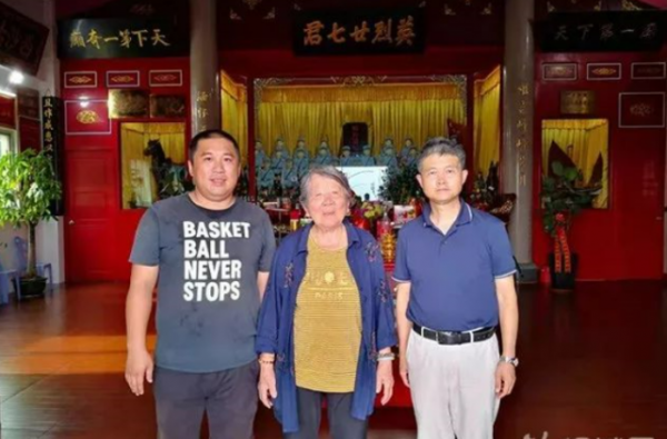 國內唯一的解放軍廟，每天播放軍歌，供奉27位烈士，真乃奇廟