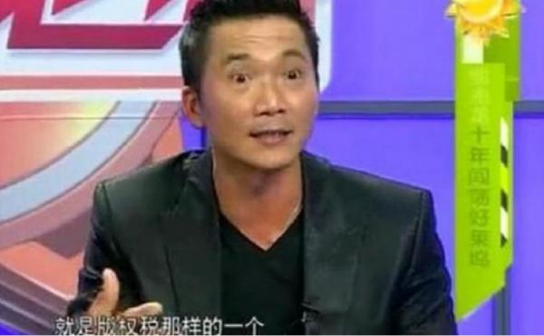 港星有多愛國?鄒兆龍怒斥好萊塢,徐錦江遊重慶解放碑哽咽落淚 港星有多愛國?鄒兆龍怒斥好萊塢,徐錦江遊重慶解放碑哽咽落淚