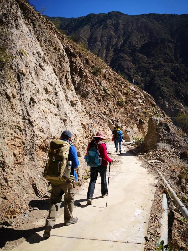 梅里雪山腳的世外桃源雨崩之旅第五天一一尼農峽谷 梅里雪山腳的世外桃源雨崩之旅第五天一一尼農峽谷