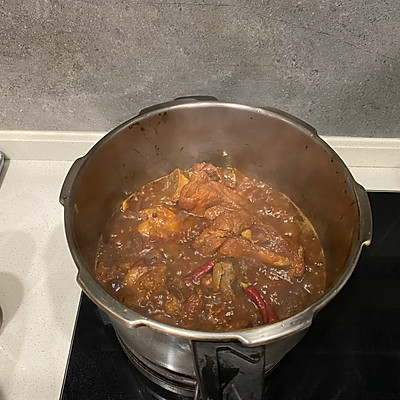 這道醬大骨真的是不講究，有啥放啥都好吃