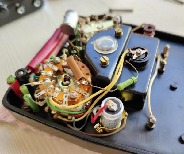 1963年震華500型萬用表!500表的最高工藝水準!三代表拆蓋看差異 1963年震華500型萬用表!500表的最高工藝水準!三代表拆蓋看差異