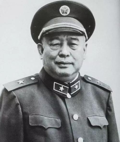 1964年，毛主席請王進喜吃飯，桌上共有12道菜，但他為何沒吃飽？