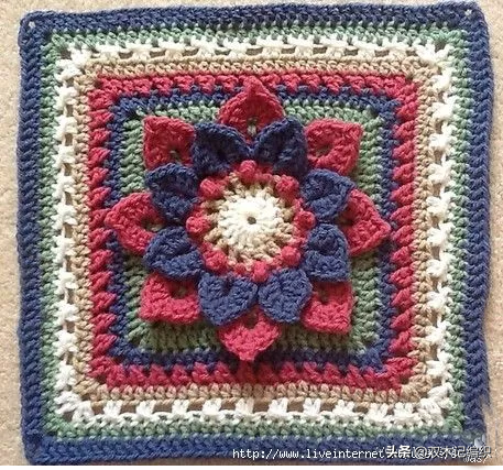 自從學會了鉤方格小花片，家裡大大小小的物件再也沒人比得上