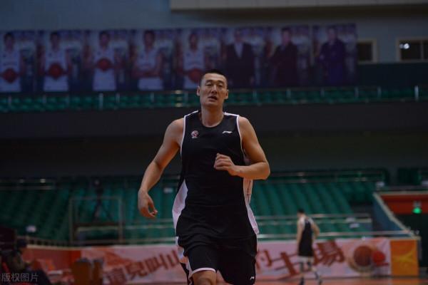 蘇偉的故事:廣東隊最佳藍領,為奪冠放棄高薪,兢兢業業重情義 蘇偉的故事:廣東隊最佳藍領,為奪冠放棄高薪,兢兢業業重情義