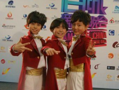 大兒子百億影帝，小兒子創世界紀錄，易烊千璽媽媽虎式教育太厲害